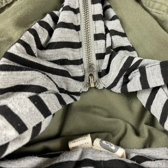 Women’s Roxy Green Hooded Jacket Size XS! - Picture 3 of 6